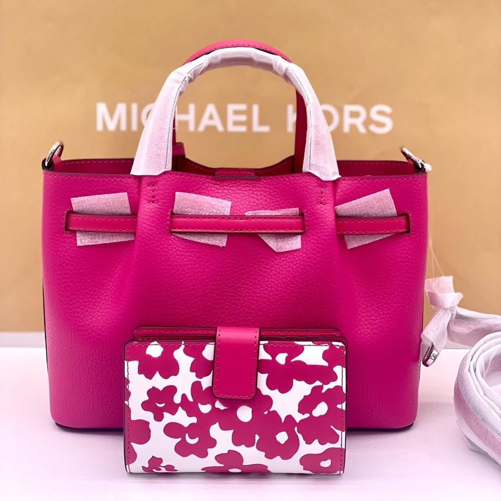 Michael Kors Carson Small Leather Satchel Crossbody and Wallet Set - Picture 3 of 13